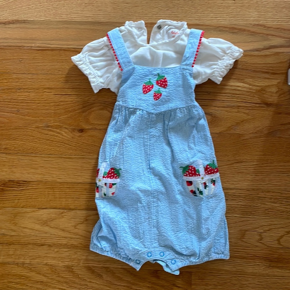 Mini Boden Girls strawberry 2 piece outfit 12-18 months